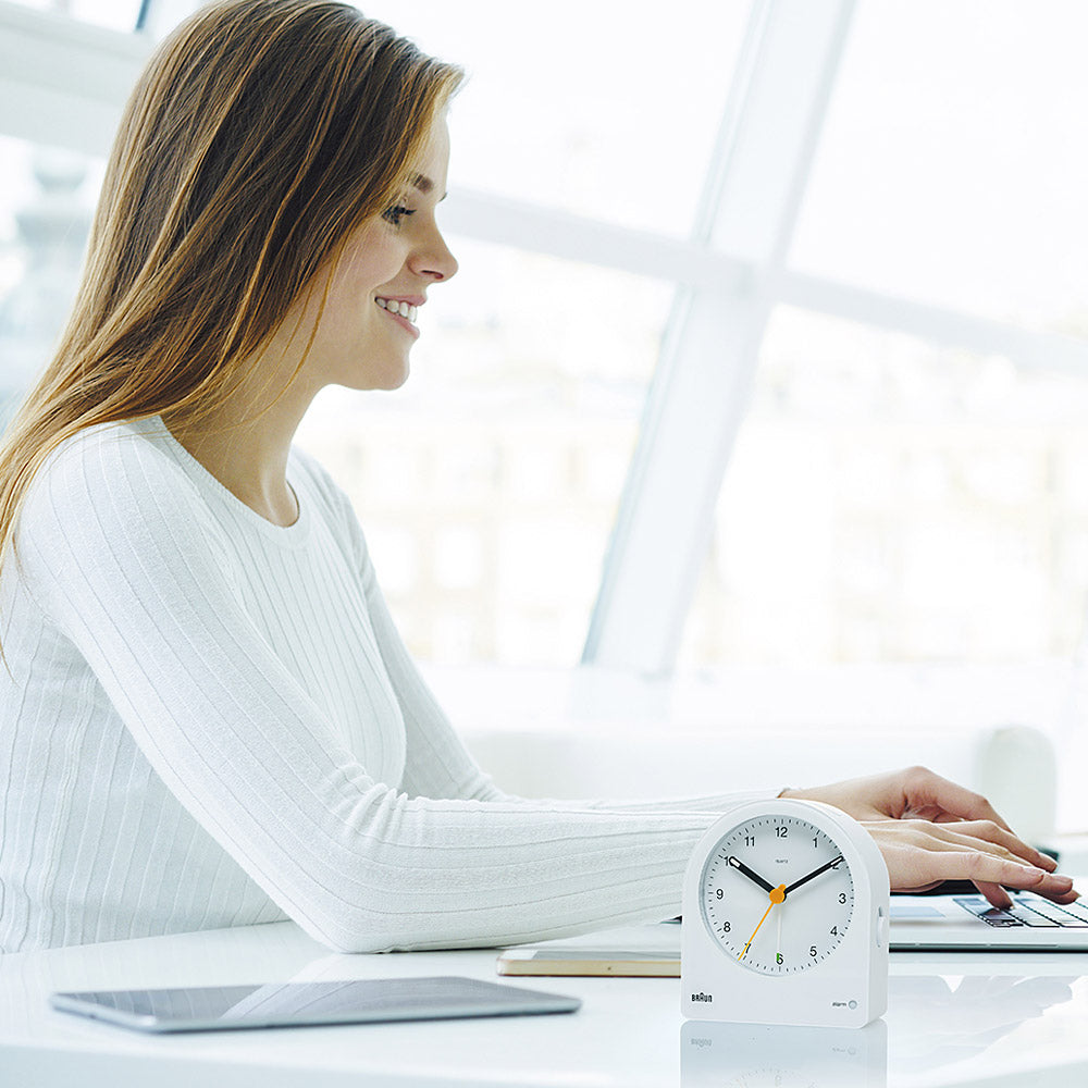 BRAUN Analog Alarm Clock BC22W ブラウン 置き時計