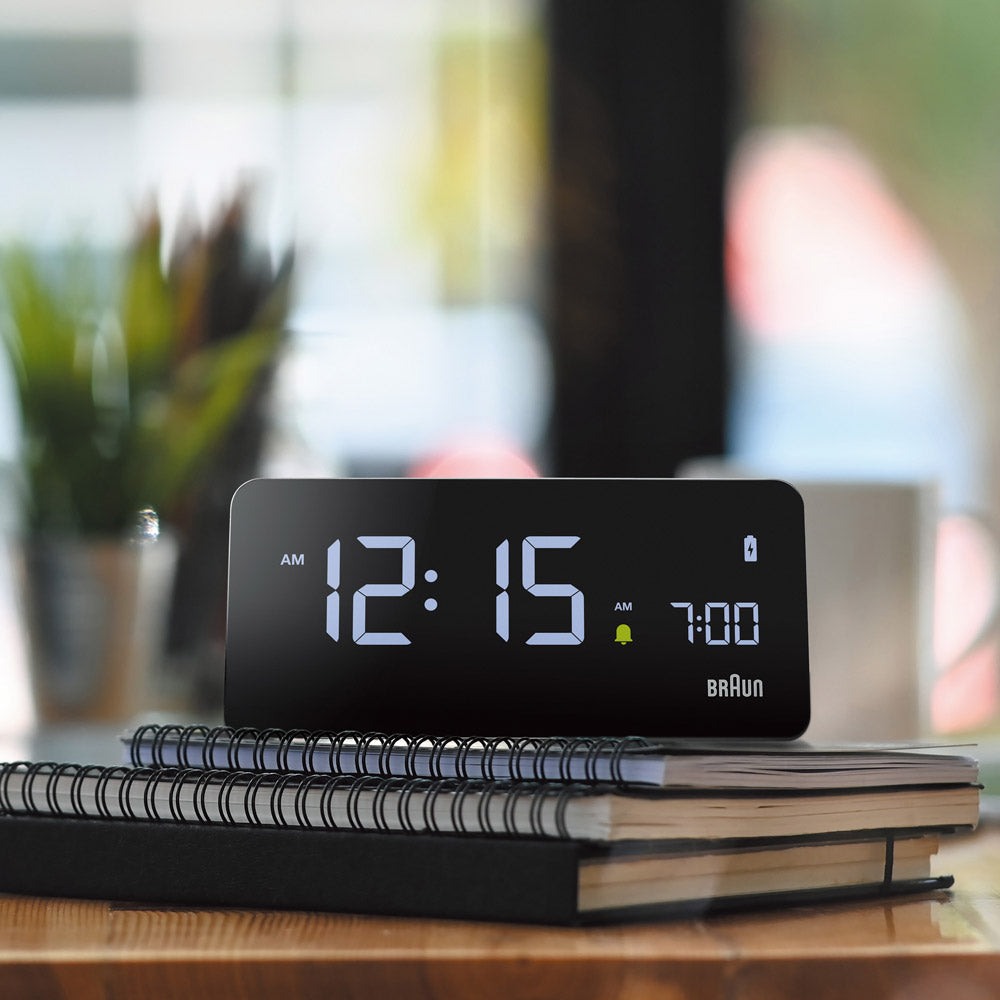 BRAUN Digital Alarm Clock Qiワイヤレス充電 BC21B ブラウン 置き時計