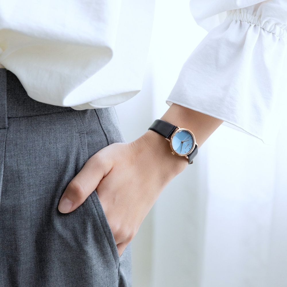 BERING Ladies Classic Scandinavian Ice Blue 13426-468-J ベーリング 腕時計 レディース アイスブルー
