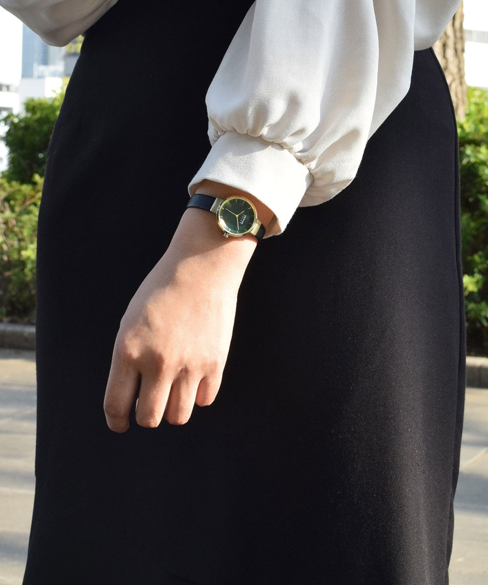 BERING Ladies Scandinavian Solar Deep green 14627-439 ベーリング 腕時計