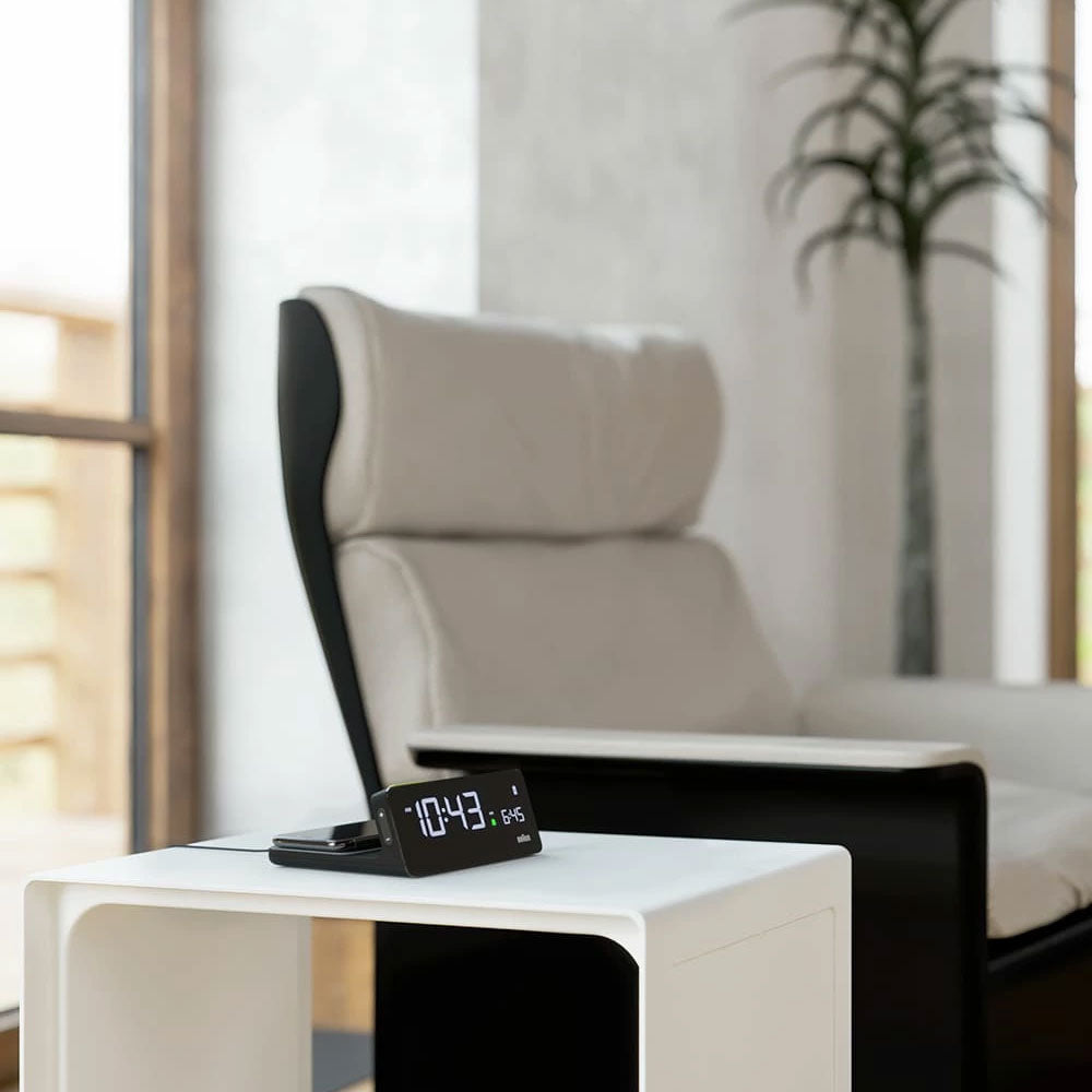 BRAUN Digital Alarm Clock BC21G ブラウン 時計 置き時計 Qiワイヤレス充電 卓上時計 インテリア時計 デジタルクロック